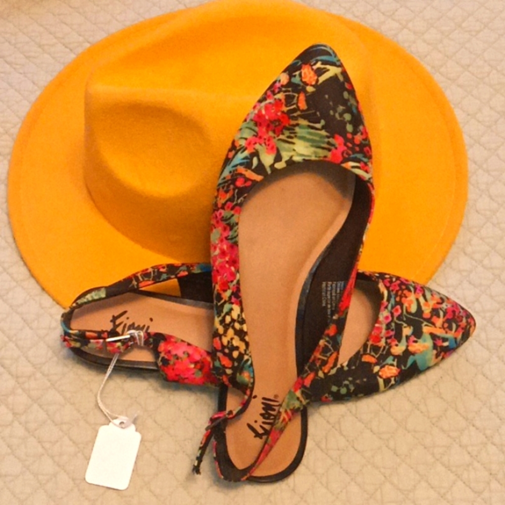 🌼Fioni size 8.5 sandals!